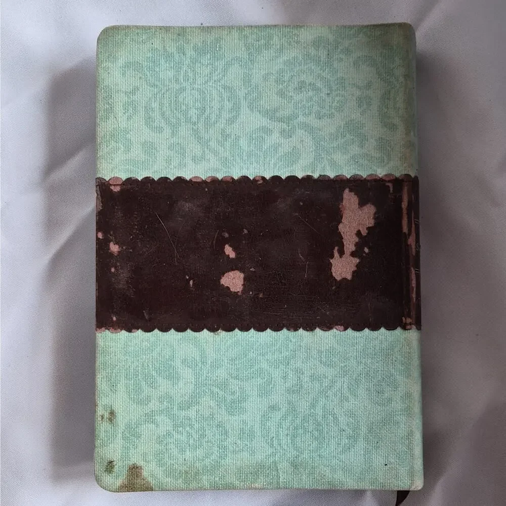 Tyndale Sanctuary Devotional Bible for Women NLT Second Edition Hardcover 2006